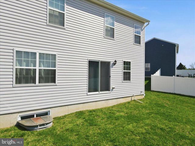 561 E 4TH ST E, Bernville, PA 19506