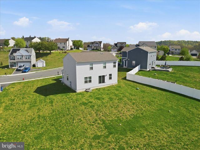 561 E 4TH ST E, Bernville, PA 19506