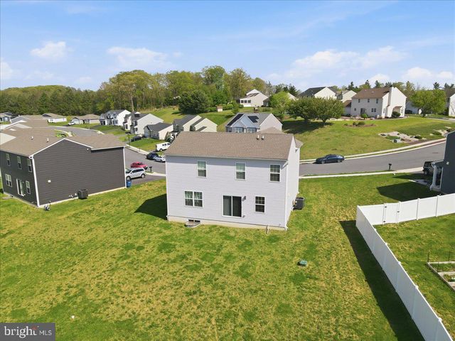 561 E 4TH ST E, Bernville, PA 19506