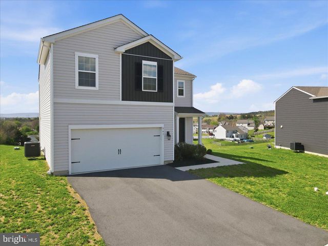 561 E 4TH ST E, Bernville, PA 19506