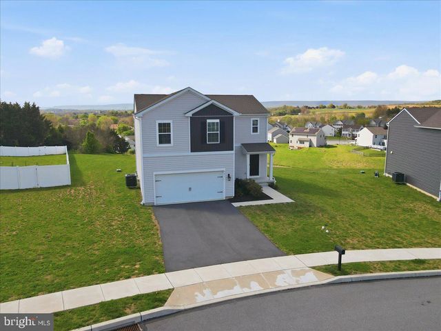 561 E 4TH ST E, Bernville, PA 19506