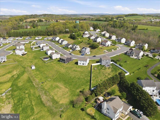 561 E 4TH ST E, Bernville, PA 19506
