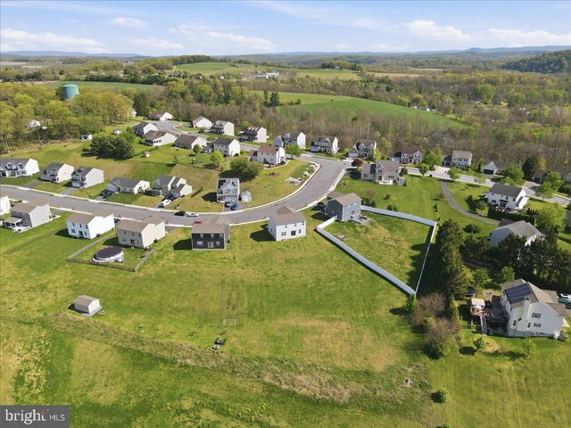 561 E 4TH ST E, Bernville, PA 19506