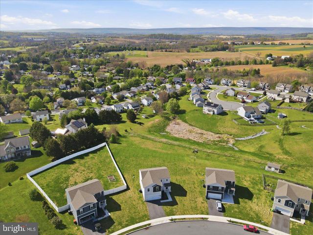 561 E 4TH ST E, Bernville, PA 19506