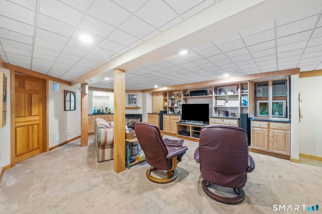 21 Watson Drive, Simsbury, CT 06070