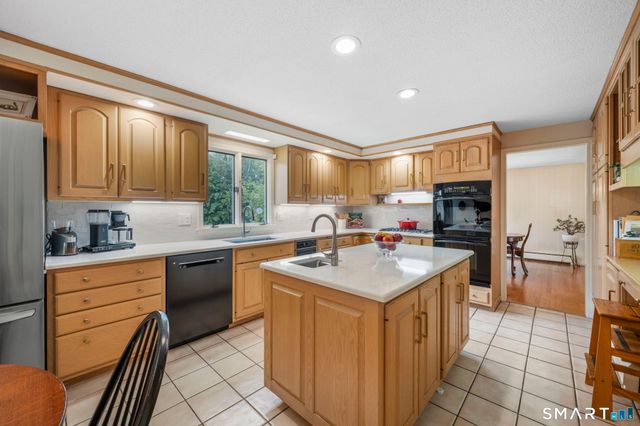 21 Watson Drive, Simsbury, CT 06070
