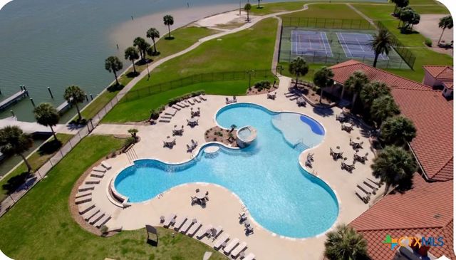 384 W VINEYARD BAY, Port O'connor, TX 77982