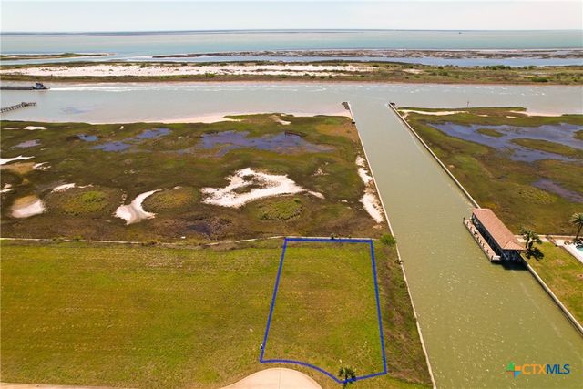 384 W VINEYARD BAY, Port O'connor, TX 77982