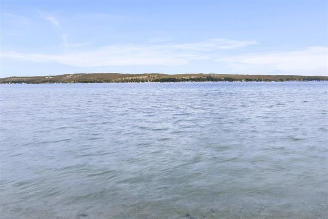 3151 Crystal Drive, Beulah, MI 49617