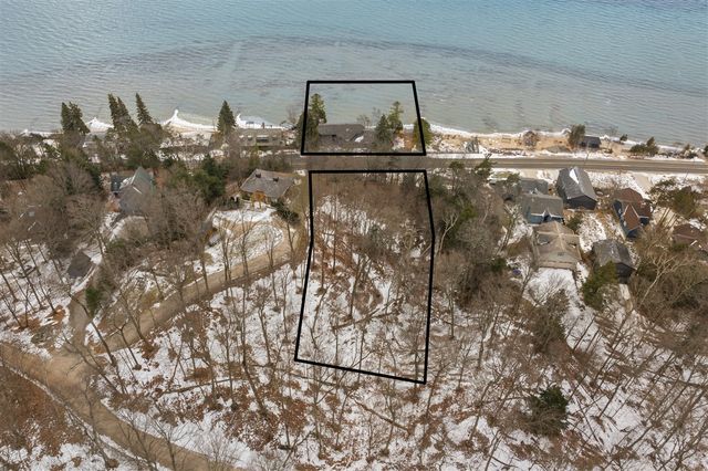 3151 Crystal Drive, Beulah, MI 49617