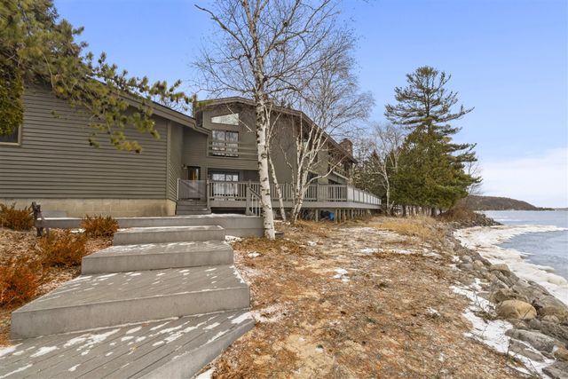 3151 Crystal Drive, Beulah, MI 49617