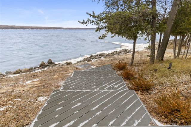 3151 Crystal Drive, Beulah, MI 49617