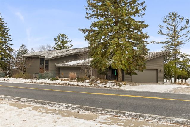 3151 Crystal Drive, Beulah, MI 49617