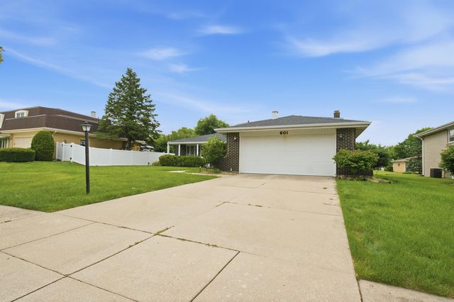 601 Honey Locust Lane, Darien, IL 60561