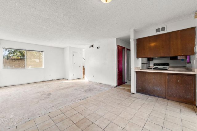 5113 Greenberry Dr, Sacramento, CA 95841