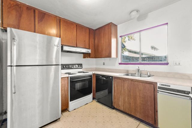 5113 Greenberry Dr, Sacramento, CA 95841