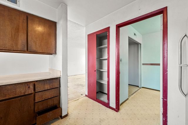 5113 Greenberry Dr, Sacramento, CA 95841