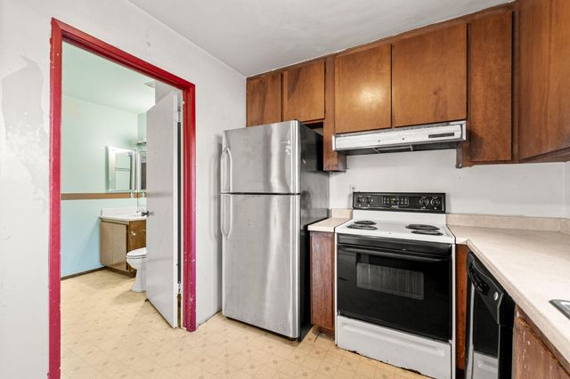 5113 Greenberry Dr, Sacramento, CA 95841