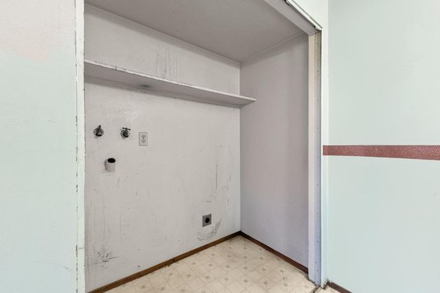 5113 Greenberry Dr, Sacramento, CA 95841