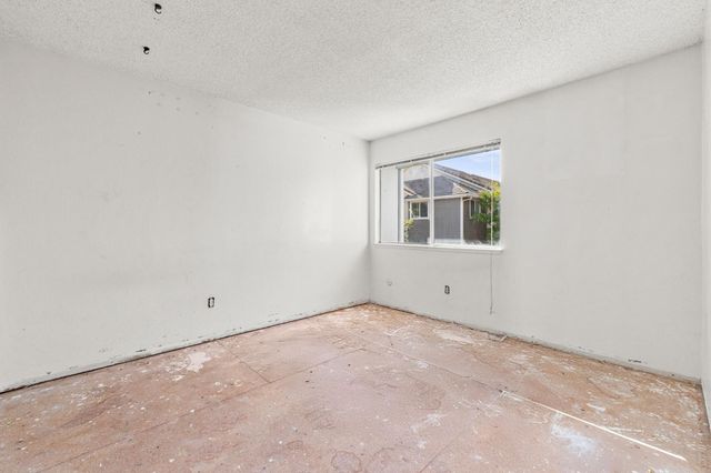 5113 Greenberry Dr, Sacramento, CA 95841