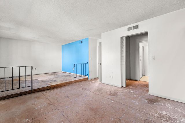 5113 Greenberry Dr, Sacramento, CA 95841