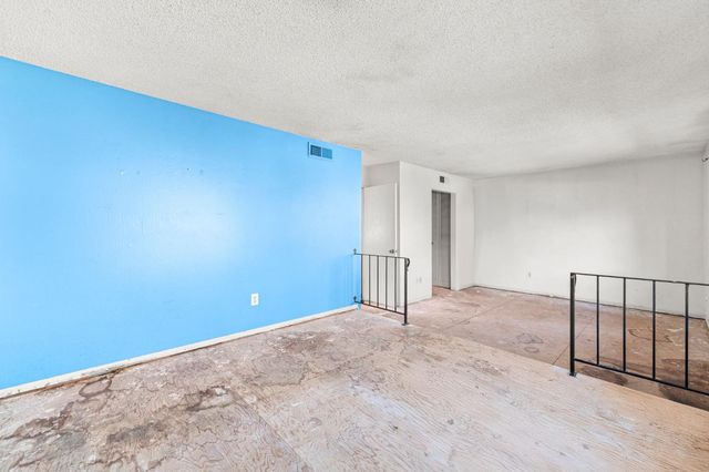 5113 Greenberry Dr, Sacramento, CA 95841