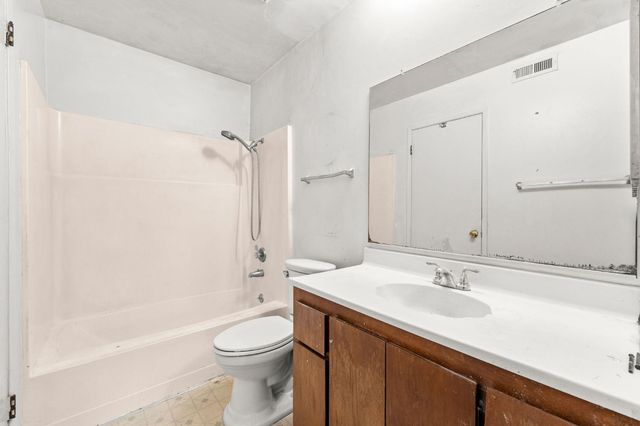 5113 Greenberry Dr, Sacramento, CA 95841