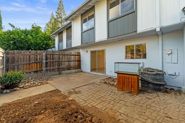 5113 Greenberry Dr, Sacramento, CA 95841