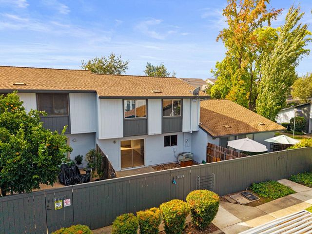 5113 Greenberry Dr, Sacramento, CA 95841