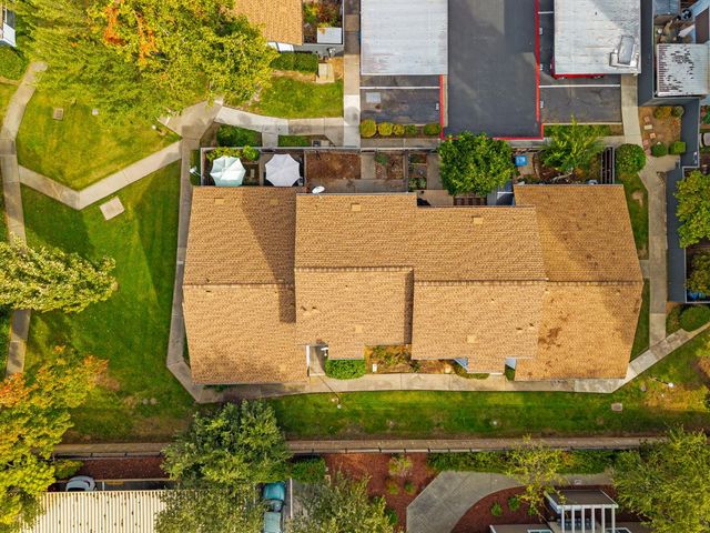 5113 Greenberry Dr, Sacramento, CA 95841