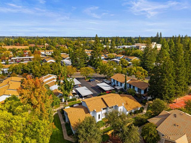 5113 Greenberry Dr, Sacramento, CA 95841