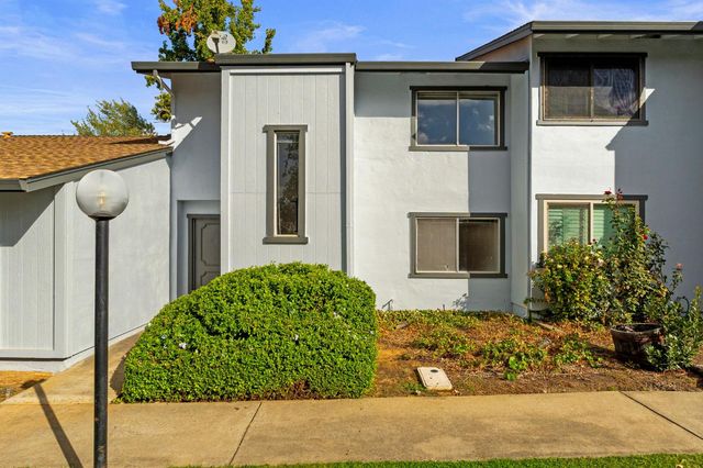 5113 Greenberry Dr, Sacramento, CA 95841