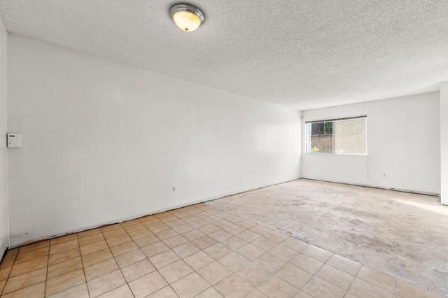 5113 Greenberry Dr, Sacramento, CA 95841