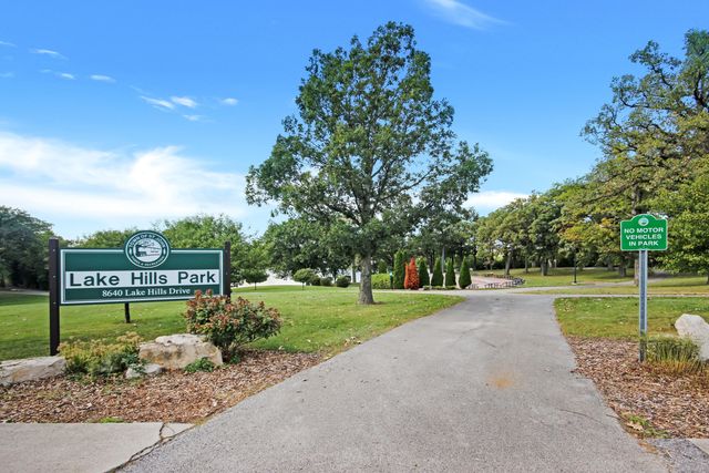 8510 Stonegate Court, St. John, IN 46373