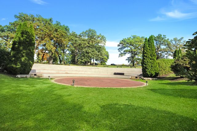 8510 Stonegate Court, St. John, IN 46373