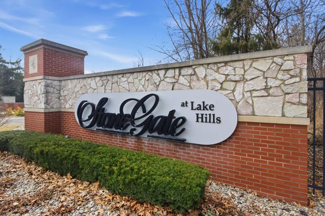 8510 Stonegate Court, St. John, IN 46373