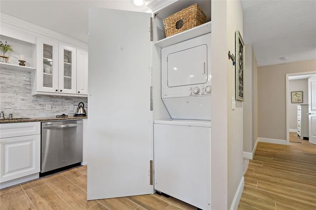 340 MOORINGS COVE DRIVE 3G, Tarpon Springs, FL 34689