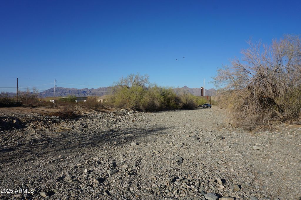 Image 6 of property listing at 000 W Unknown -- -, Laveen, AZ 85339