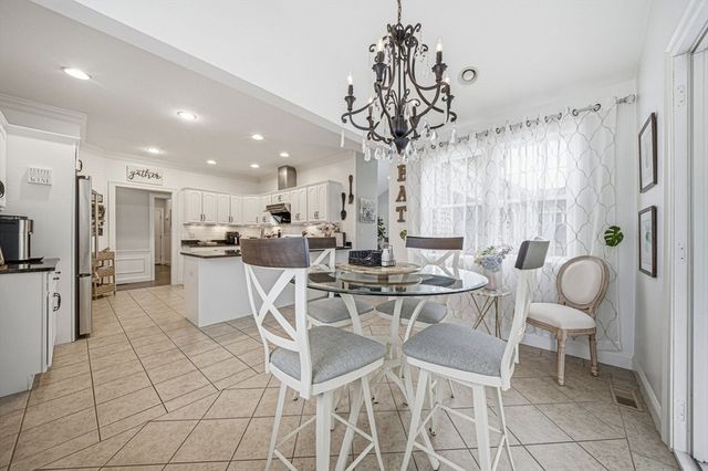 894 Liberty St 10, Braintree, MA 02184
