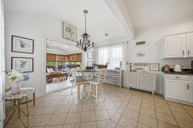 894 Liberty St 10, Braintree, MA 02184