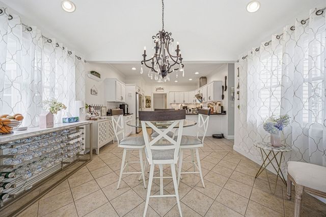 894 Liberty St 10, Braintree, MA 02184