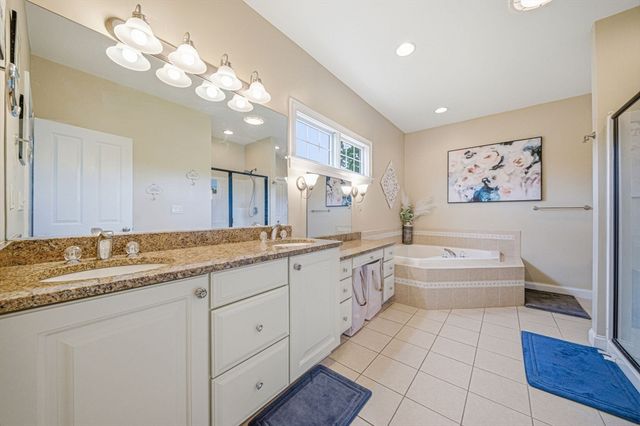 894 Liberty St 10, Braintree, MA 02184