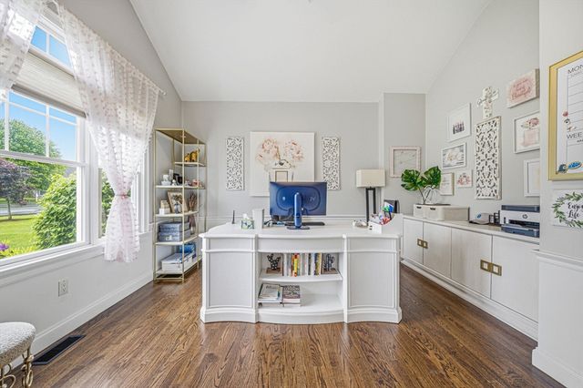 894 Liberty St 10, Braintree, MA 02184