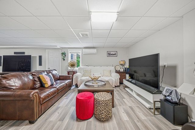 894 Liberty St 10, Braintree, MA 02184