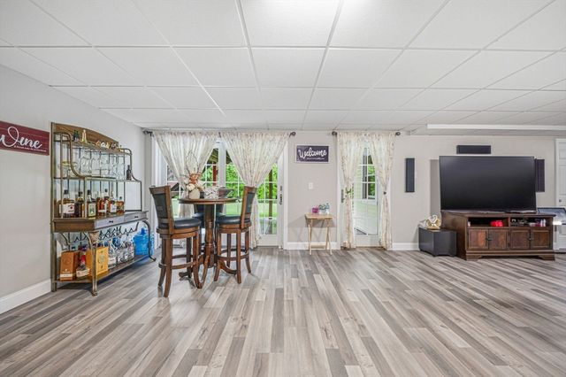 894 Liberty St 10, Braintree, MA 02184