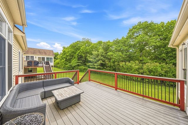 894 Liberty St 10, Braintree, MA 02184