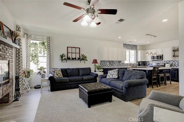 43353 Honeybee, Lancaster, CA 93536