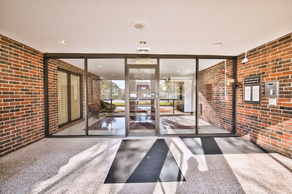 9558 Gross Point Road 201A, Skokie, IL 60076 — photo 2
