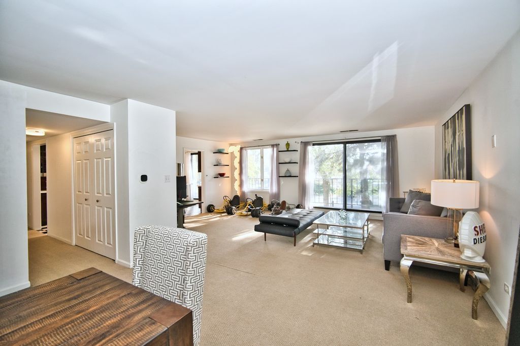 9558 Gross Point Road 201A, Skokie, IL 60076 — photo 4