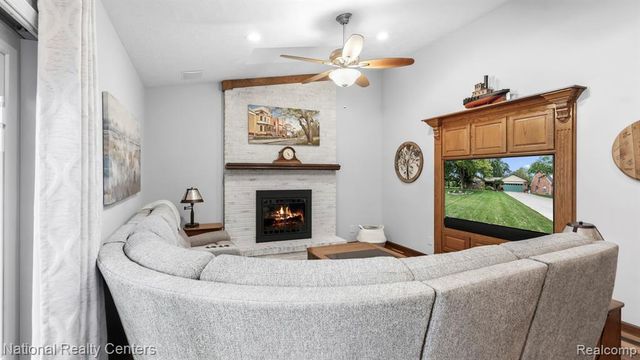 30150 Marquette Street, Garden City, MI 48135